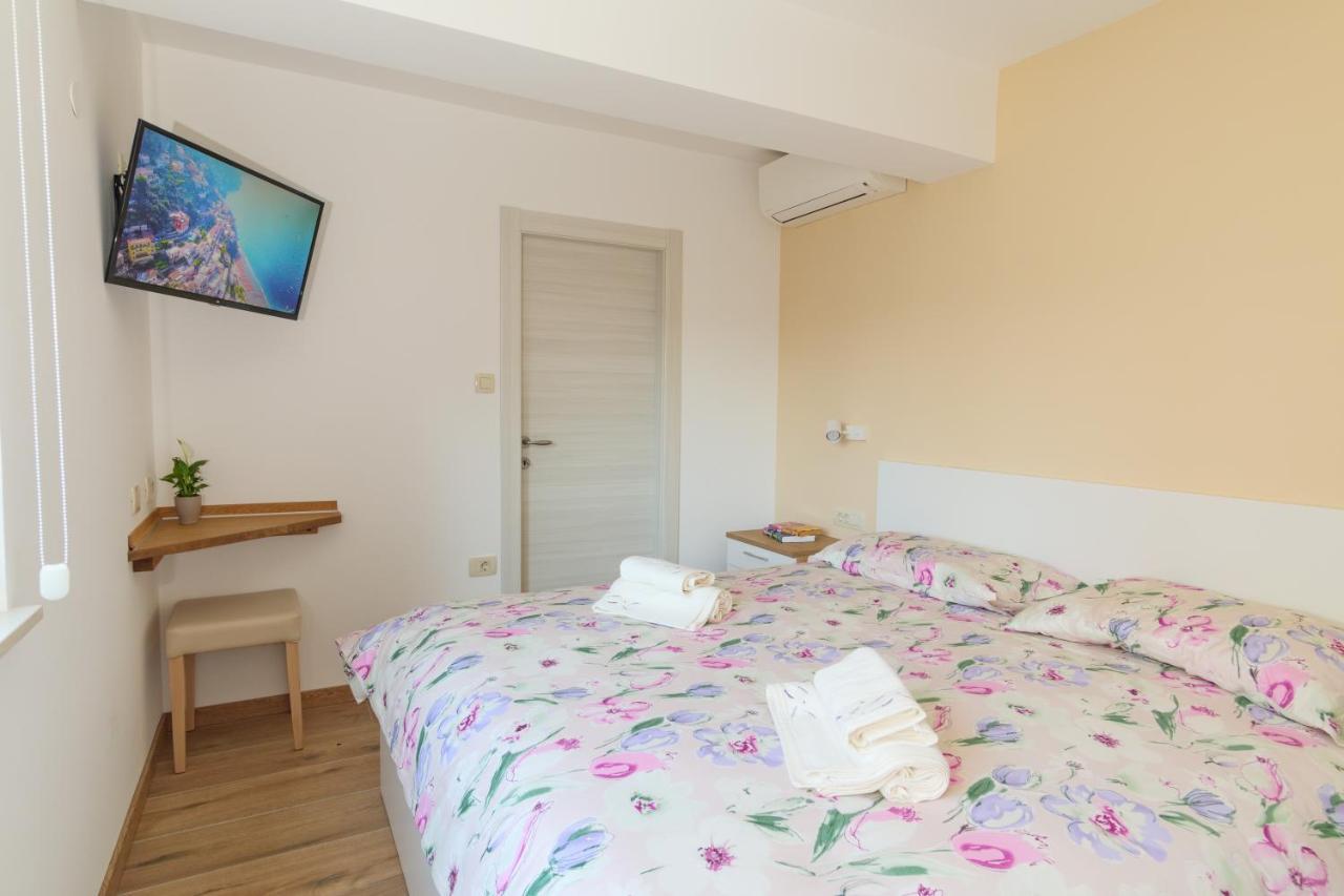 Apartmani Ravan Cernik  ภายนอก รูปภาพ