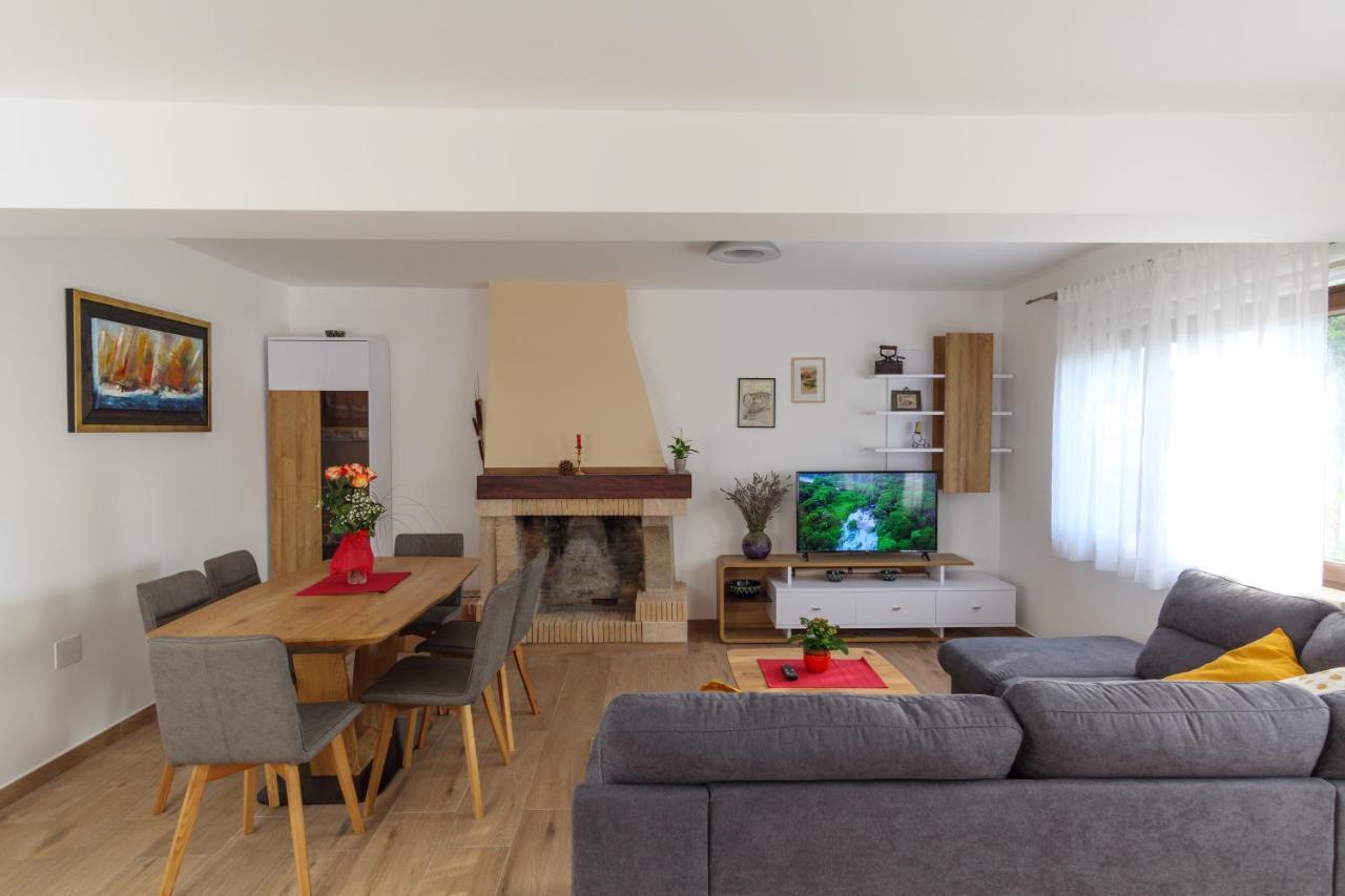 Apartmani Ravan Cernik  ภายนอก รูปภาพ